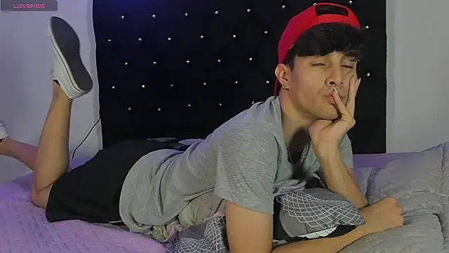 axxxel twink online show from February 19, 2026, 1:35 am