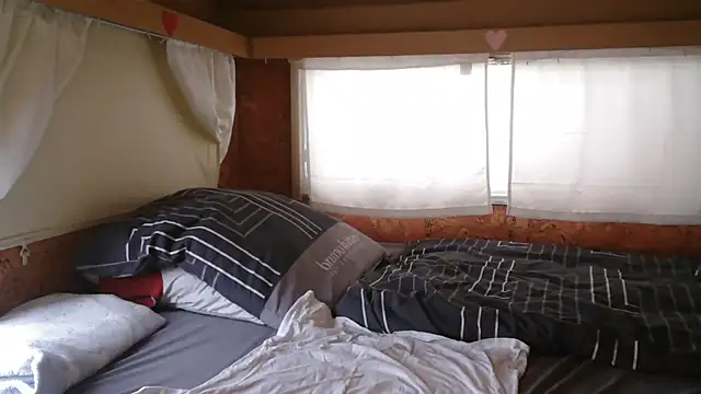 Sylly online show from February 14, 2026, 8:14 am