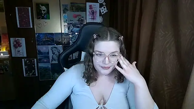 Snapshot of Teasing_Dora chatting on February 17, 2026, 7:22 pm Teasing Dora online show from February 17, 2026, 7:22 pm