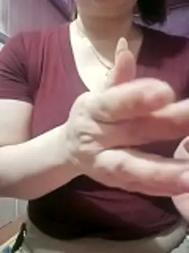 Ladyly99 online show from April 7, 2026, 1:02 pm