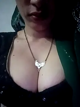 Snapshot of khushi_rawat chatting on February 24, 2026, 1:23 pm khushi rawat online show from February 24, 2026, 1:23 pm