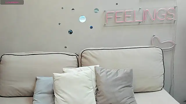 Snapshot of Lauraaa_Smith chatting on February 23, 2026, 12:56 am Lauraaa Smith online show from February 23, 2026, 12:56 am