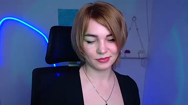 Snapshot of CuttieEmma chatting on February 12, 2026, 6:57 am CuttieEmma online show from February 12, 2026, 6:57 am