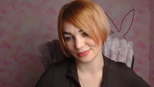 CuttieEmma online show from April 1, 2026, 11:33 am