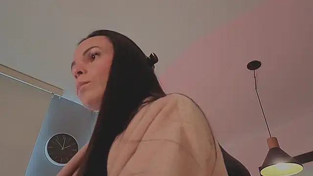 verodeli online show from April 6, 2026, 5:25 pm