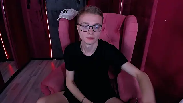 Snapshot of Emmit_Barker chatting on February 11, 2026, 3:34 pm Emmit Barker online show from February 11, 2026, 3:34 pm