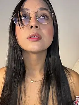 Lucianaaguzman online show from March 6, 2026, 11:38 am