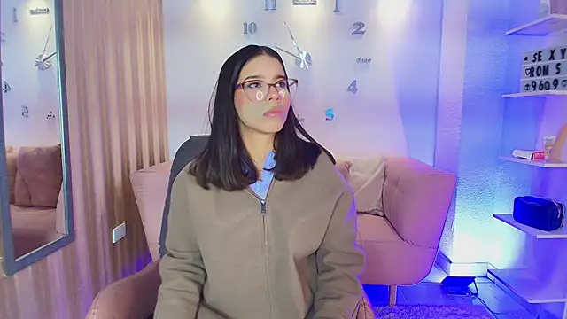 Luna Millers online show from March 23, 2026, 3:50 am