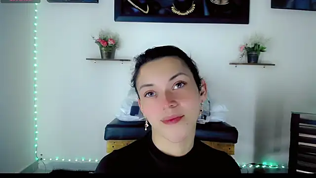 NathalialLooes online show from February 25, 2026, 5:29 am