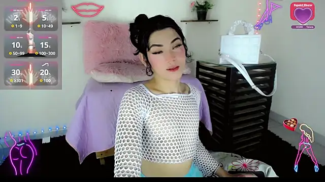 NathalialLooes online show from February 12, 2026, 10:31 pm