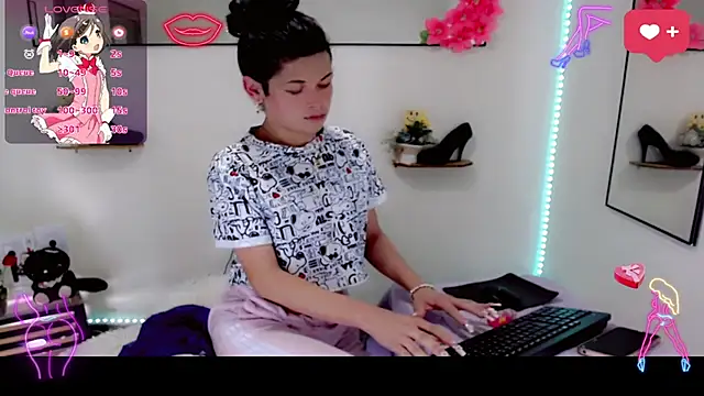 NathalialLooes online show from March 24, 2026, 5:07 am