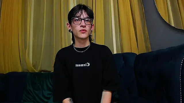 Snapshot of Jax_valentine chatting on February 2, 2026, 10:53 pm Jax valentine online show from February 2, 2026, 10:53 pm