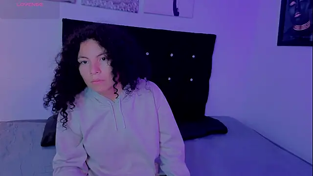 Zoe-yanin online show from March 18, 2026, 6:42 pm