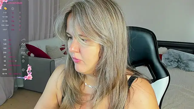LilyBel online show from July 12, 2026, 12:44 am