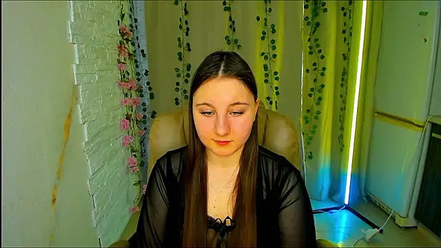 EvaxCharm online show from February 11, 2026, 7:30 am