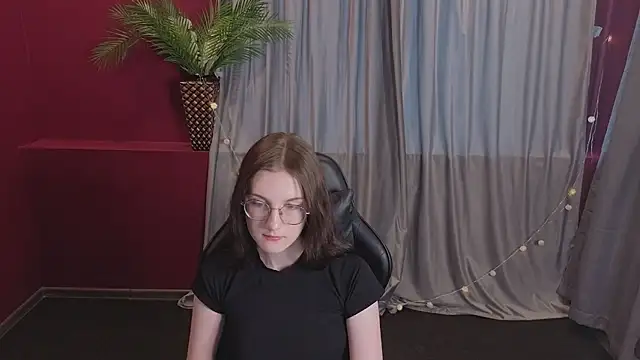 VixenLight online show from February 9, 2026, 2:09 am