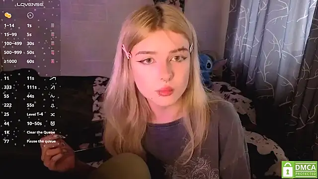 MoonlightGrace online show from April 14, 2026, 2:22 pm