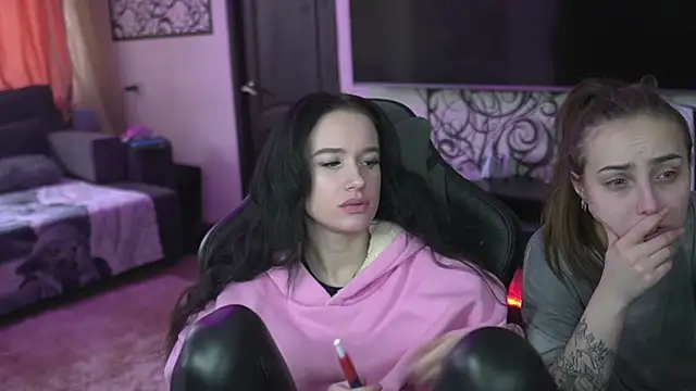 Carolina G0lden online show from February 9, 2026, 10:24 am