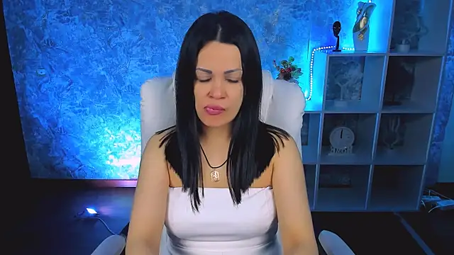 karolina robinson online show from April 22, 2026, 11:39 am