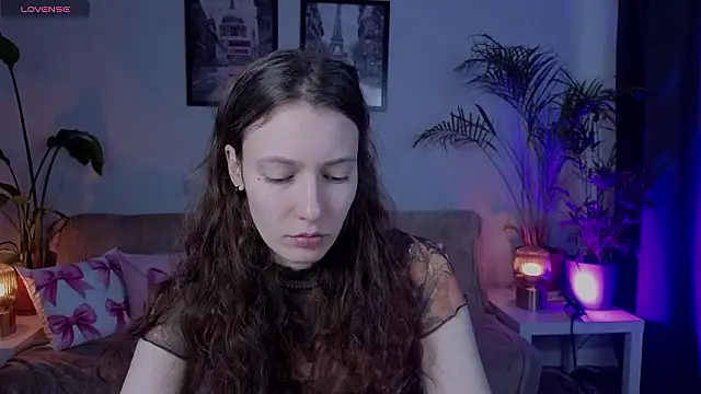 VioletaBloom online show from February 10, 2026, 7:07 am