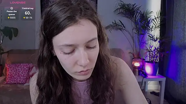 VioletaBloom online show from February 26, 2026, 7:08 am