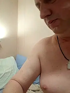 Snapshot of Artyrik79 chatting on February 4, 2026, 7:42 pm Artyrik79 online show from February 4, 2026, 7:42 pm