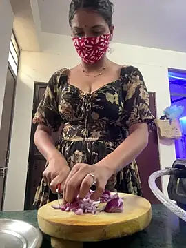 Snapshot of kavyababy00 chatting on February 18, 2026, 6:22 am kavyababy00 online show from February 18, 2026, 6:22 am