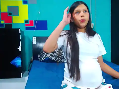 Snapshot of analyn-2027 chatting on February 26, 2026, 3:06 am analyn-2027 online show from February 26, 2026, 3:06 am