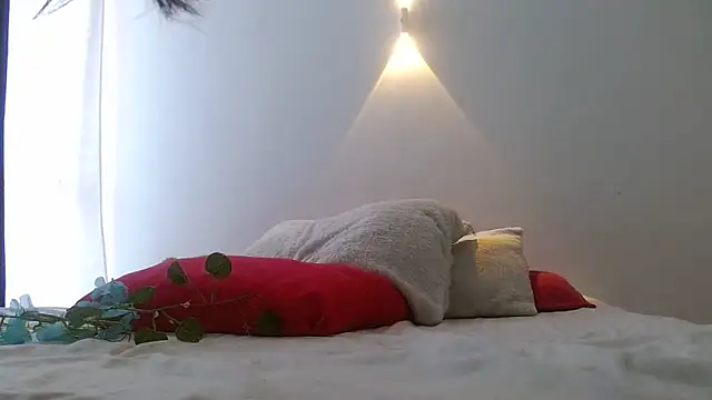 sensualstryp online show from April 11, 2026, 10:46 pm