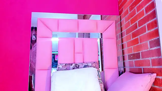 Baby doll XOXO online show from February 25, 2026, 12:16 pm