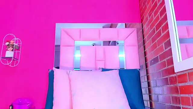 Baby doll XOXO online show from February 15, 2026, 2:49 pm