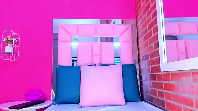 Baby doll XOXO online show from February 11, 2026, 3:45 pm