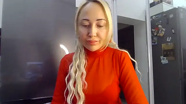 Snapshot of NanaGold2992 chatting on February 8, 2026, 3:59 am NanaGold2992 online show from February 8, 2026, 3:59 am