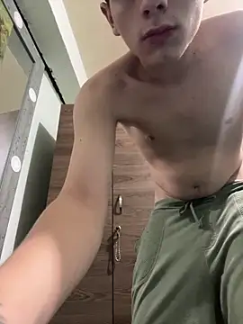 Snapshot of Andy12912 chatting on February 24, 2026, 8:21 pm Andy12912 online show from February 24, 2026, 8:21 pm