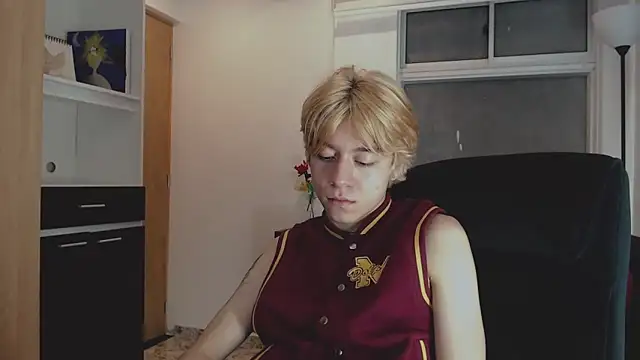 duvisex19 online show from May 6, 2026, 3:32 am