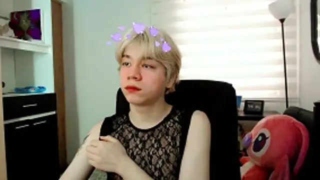 duvisex19 online show from June 14, 2026, 5:03 pm