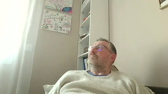 doudou310 online show from March 22, 2026, 4:19 pm