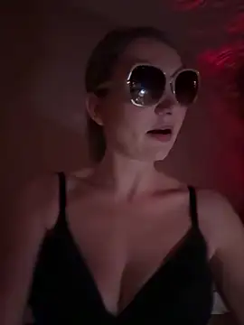 Snapshot of hottogetherNL chatting on February 19, 2026, 8:50 pm hottogetherNL online show from February 19, 2026, 8:50 pm