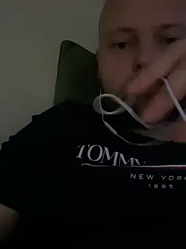 Snapshot of TBM590 chatting on April 22, 2026, 10:11 am TBM590 online show from April 22, 2026, 10:11 am