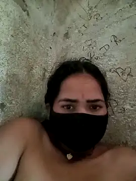 Sunali Bendre online show from April 11, 2026, 7:45 am