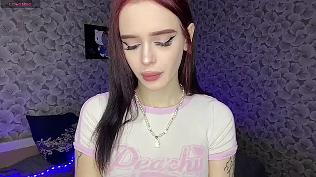 IeshaOsorio online show from February 10, 2026, 6:45 am