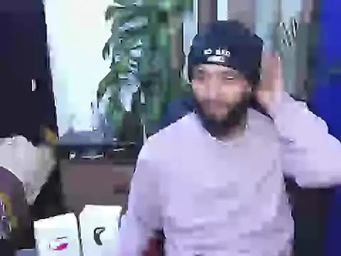 Snapshot of _noahdiaz chatting on February 21, 2026, 10:56 pm noahdiaz online show from February 21, 2026, 10:56 pm