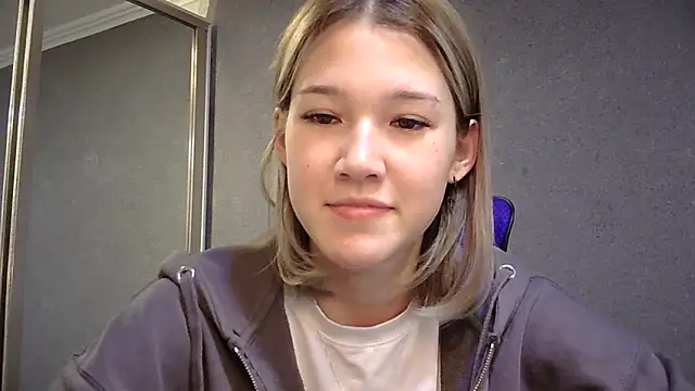 lilXdomiii online show from April 22, 2026, 9:27 am