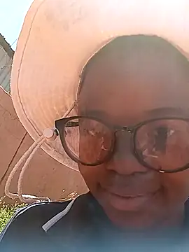 Sexylionessxx27 online show from February 2, 2026, 10:36 am