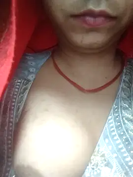 Julilodhi8695 online show from April 13, 2026, 5:55 am