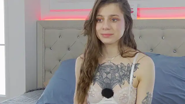 EileenElfie online show from April 9, 2026, 3:41 am