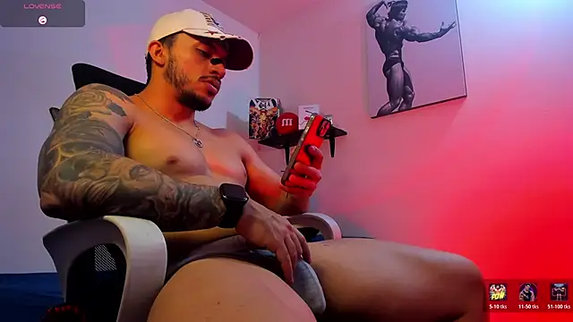 LiamReigns  online show from March 3, 2026, 9:33 pm