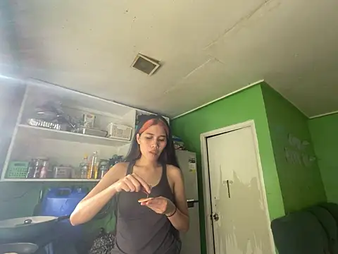 Snapshot of Sweetiebabe25 chatting on February 18, 2026, 8:33 am Sweetiebabe25 online show from February 18, 2026, 8:33 am