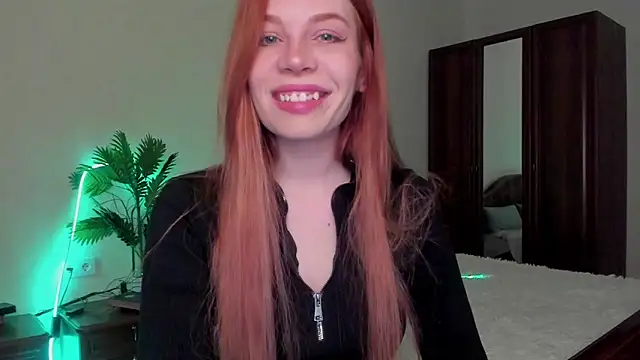 kelly love 222 online show from February 9, 2026, 4:54 am