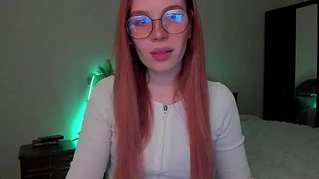 kelly love 222 online show from February 8, 2026, 4:32 am